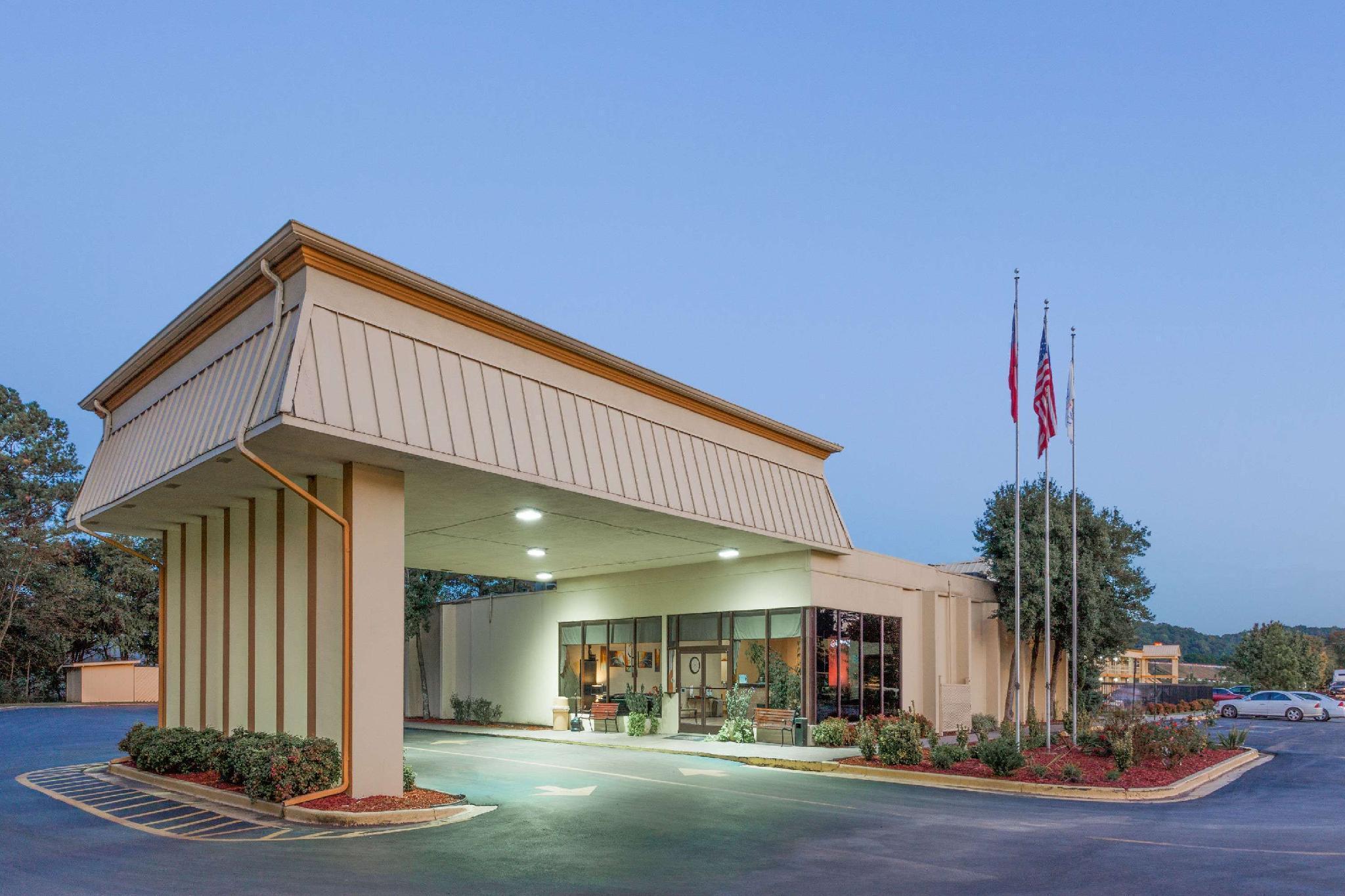 Quality Inn Dalton Exterior foto